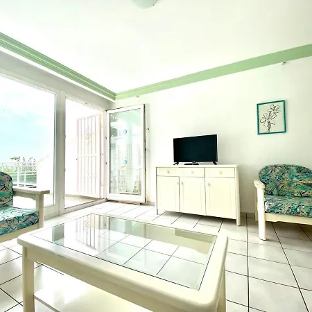 Apartamento Con 2 Dormitorios Y Vista A Oceano En Playa Del Aguila Apartment