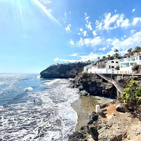 Apartamento Con 2 Dormitorios Y Vista A Oceano En Playa Del Aguila *