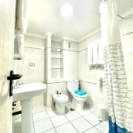 Apartamento Con 2 Dormitorios Y Vista A Oceano En Playa Del Aguila Apartment