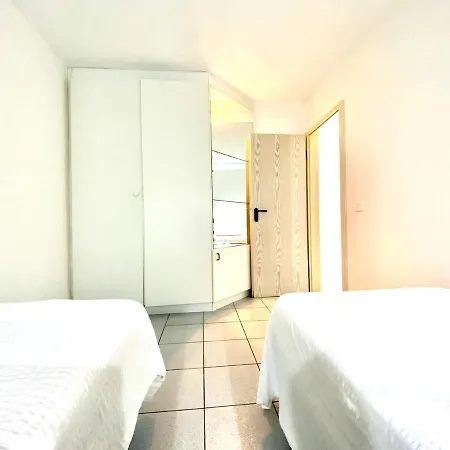 Apartamento Con 2 Dormitorios Y Vista A Oceano En Playa Del Aguila * Playa del Inglés