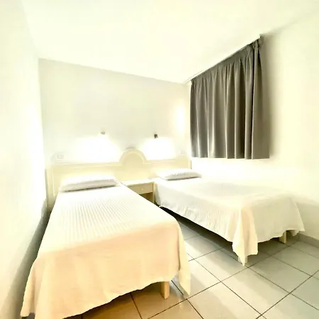 Apartamento Con 2 Dormitorios Y Vista A Oceano En Playa Del Aguila Apartment *