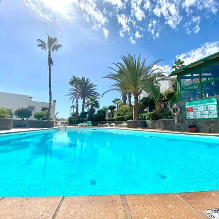 Apartamento Con 2 Dormitorios Y Vista A Oceano En Playa Del Aguila Apartment