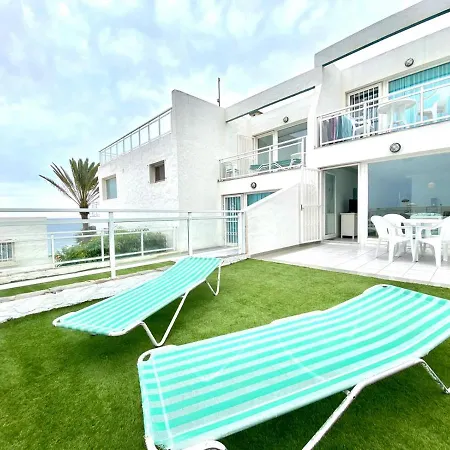 Apartamento Con 2 Dormitorios Y Vista A Oceano En Playa Del Aguila
